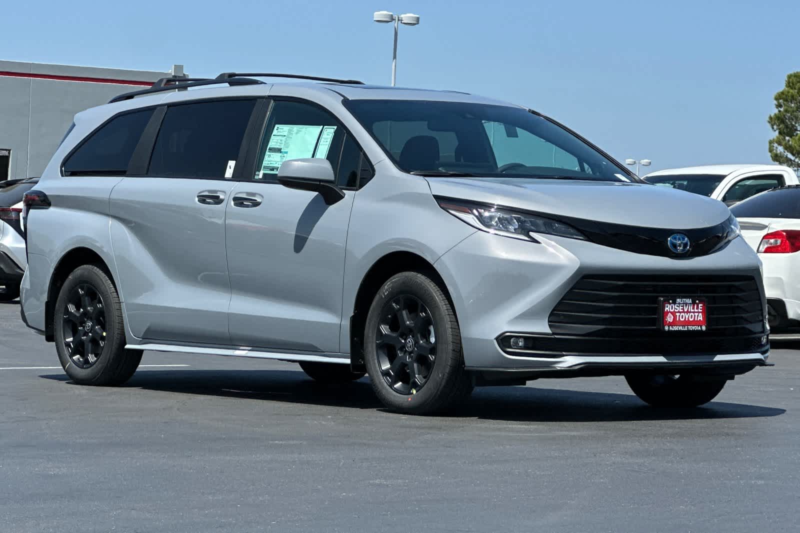 Thumbnail: 2025 Toyota Sienna - 7