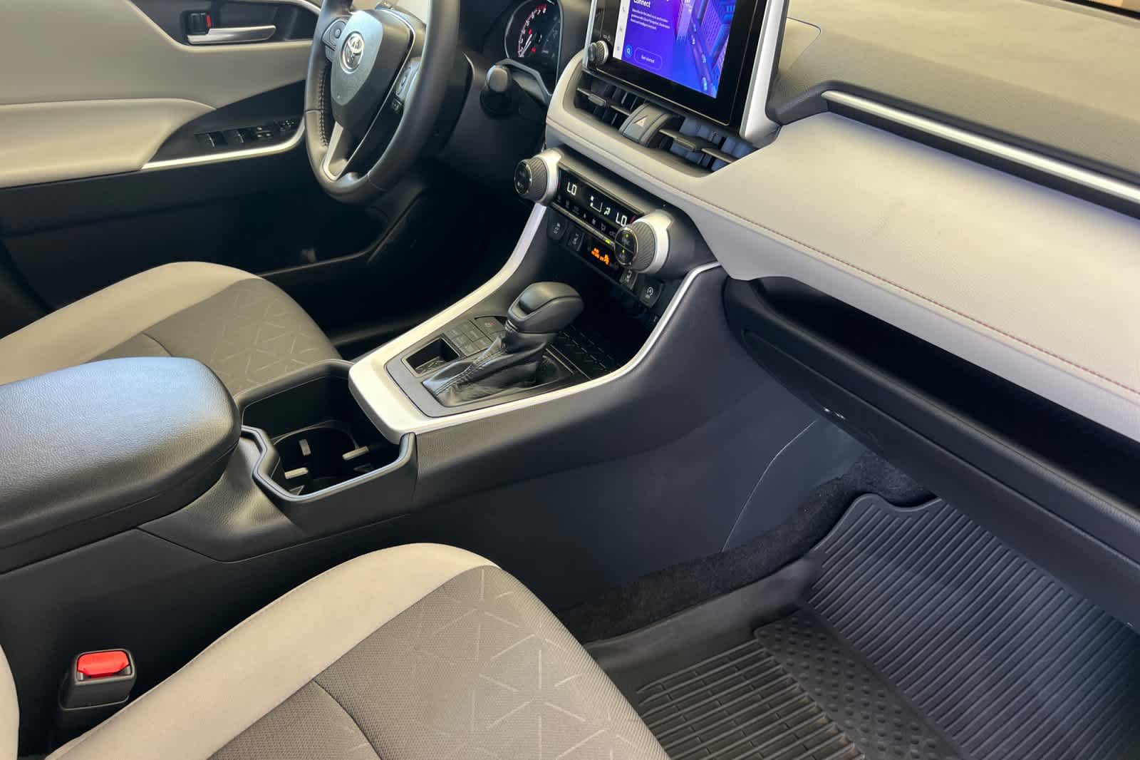 Thumbnail: 2025 Toyota RAV4 - 17