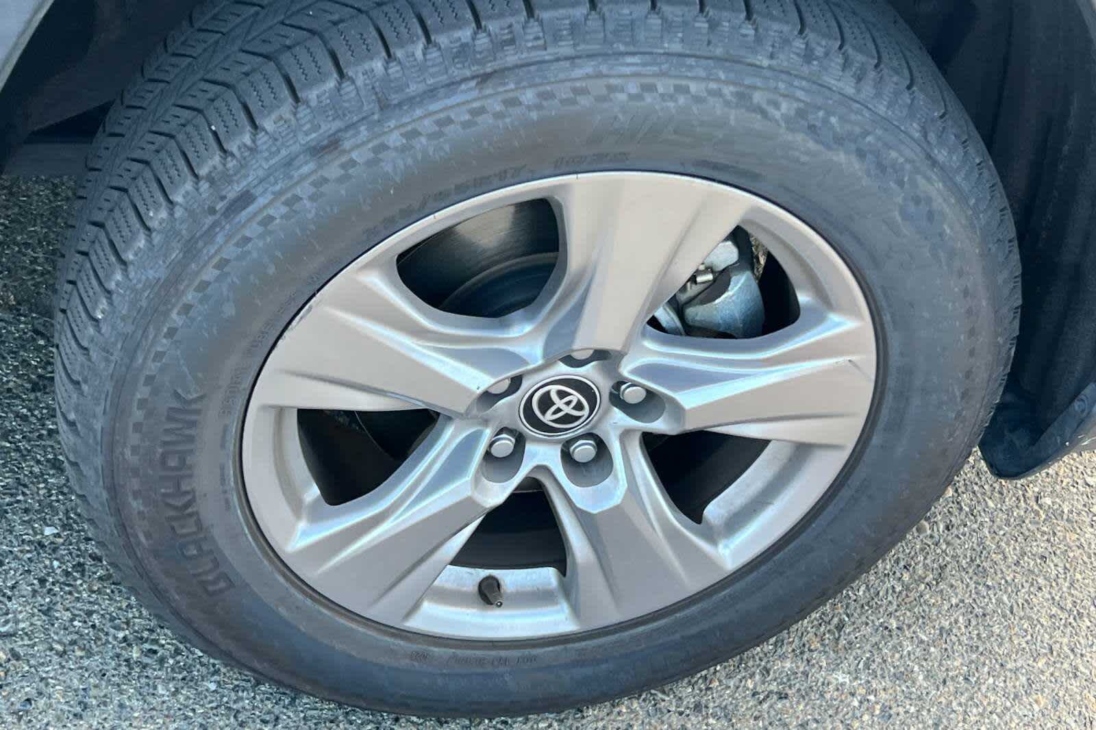 Thumbnail: 2023 Toyota RAV4 - 22