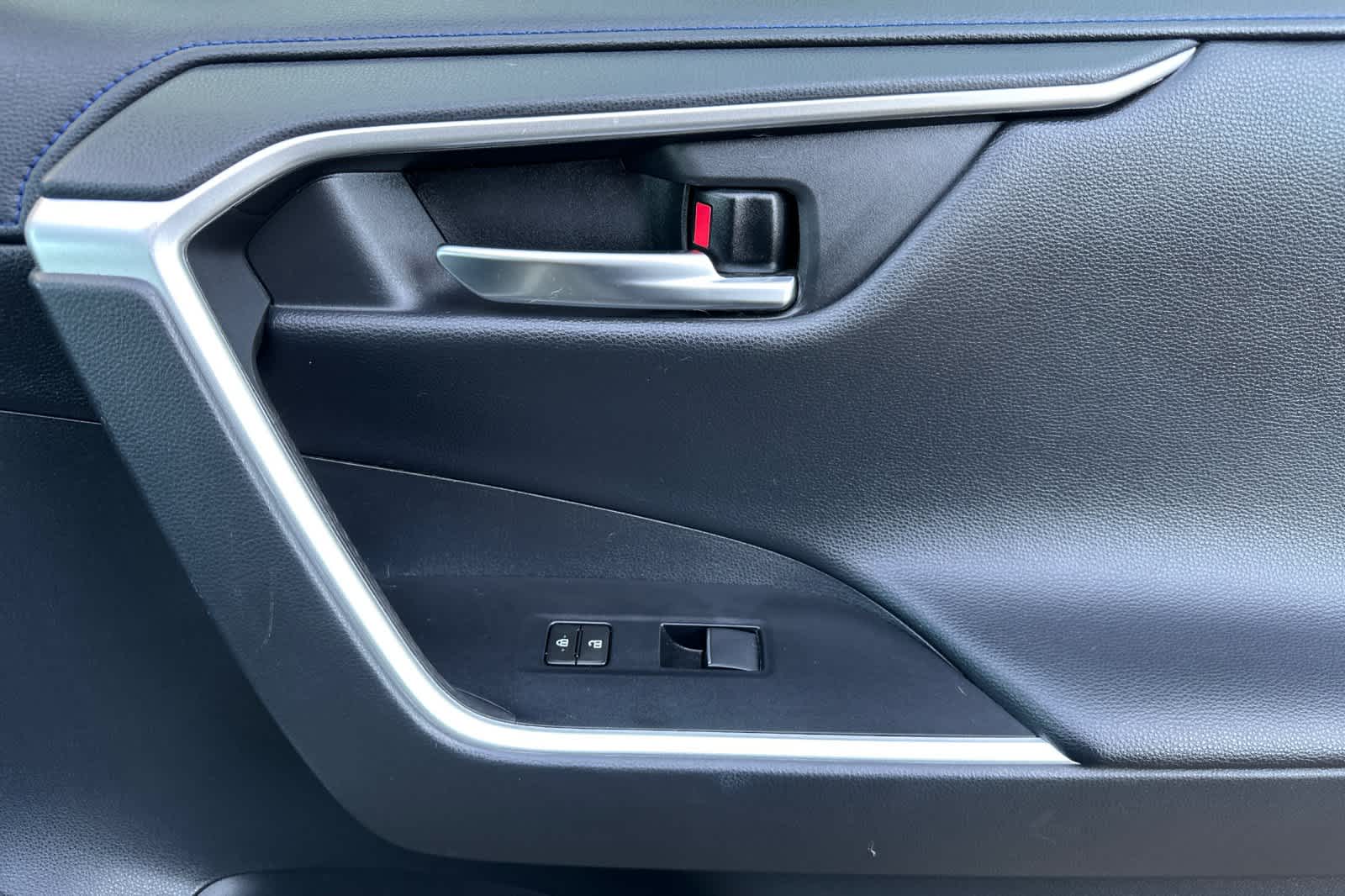 Thumbnail: 2021 Toyota RAV4 - 19