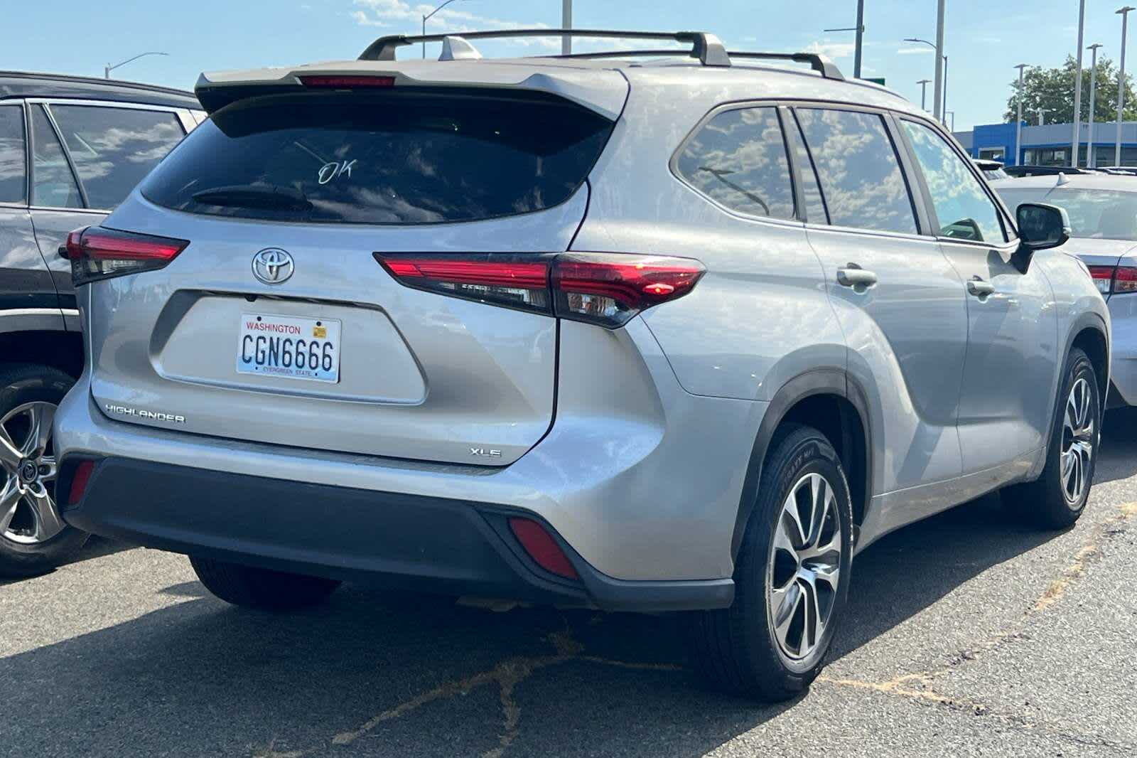 Thumbnail: 2023 Toyota Highlander - 2