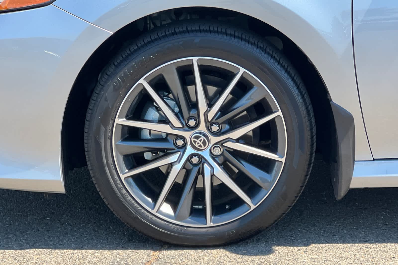 Thumbnail: 2023 Toyota Camry - 31