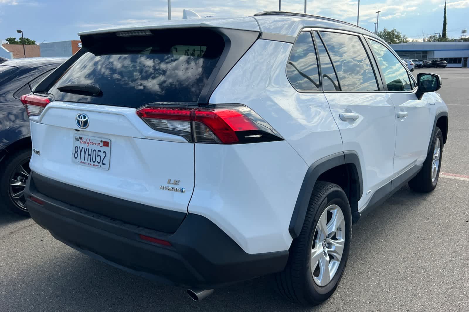 Thumbnail: 2021 Toyota RAV4 - 4