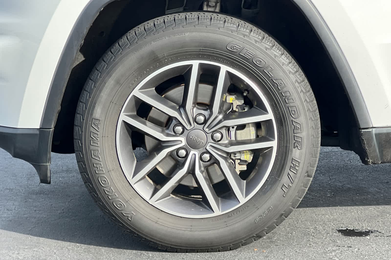 Thumbnail: 2019 Jeep Grand Cherokee - 27