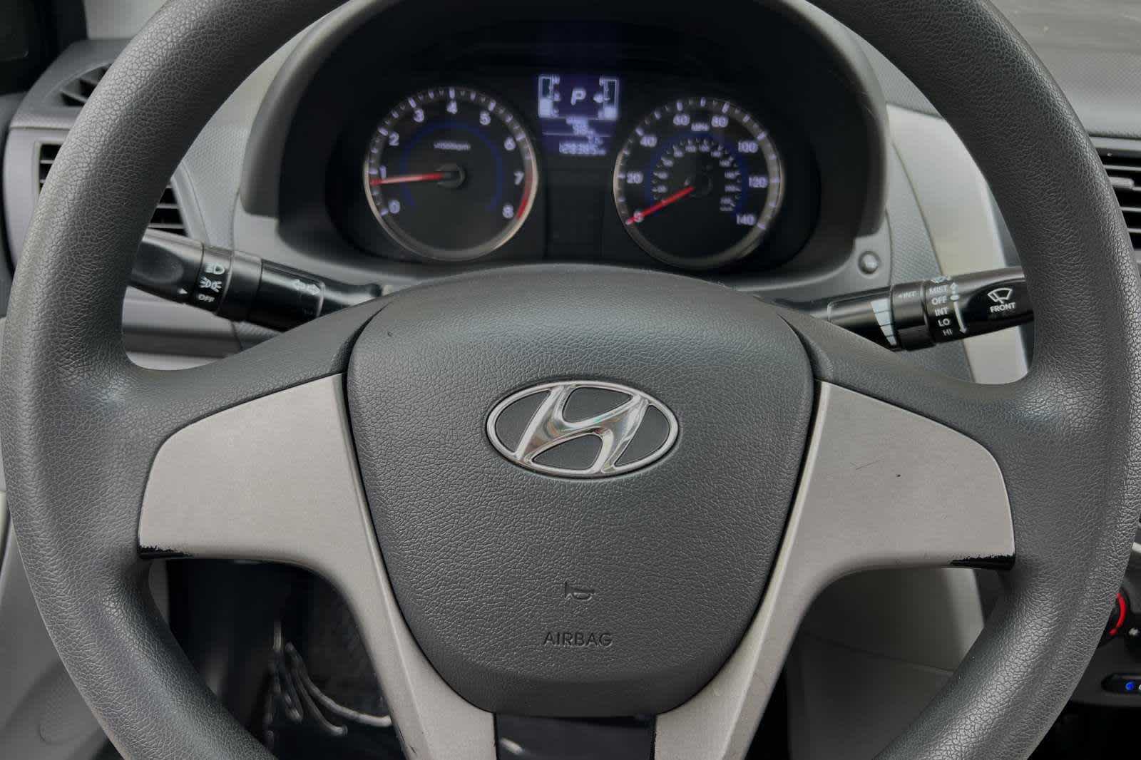 2016 Hyundai Accent SE 22