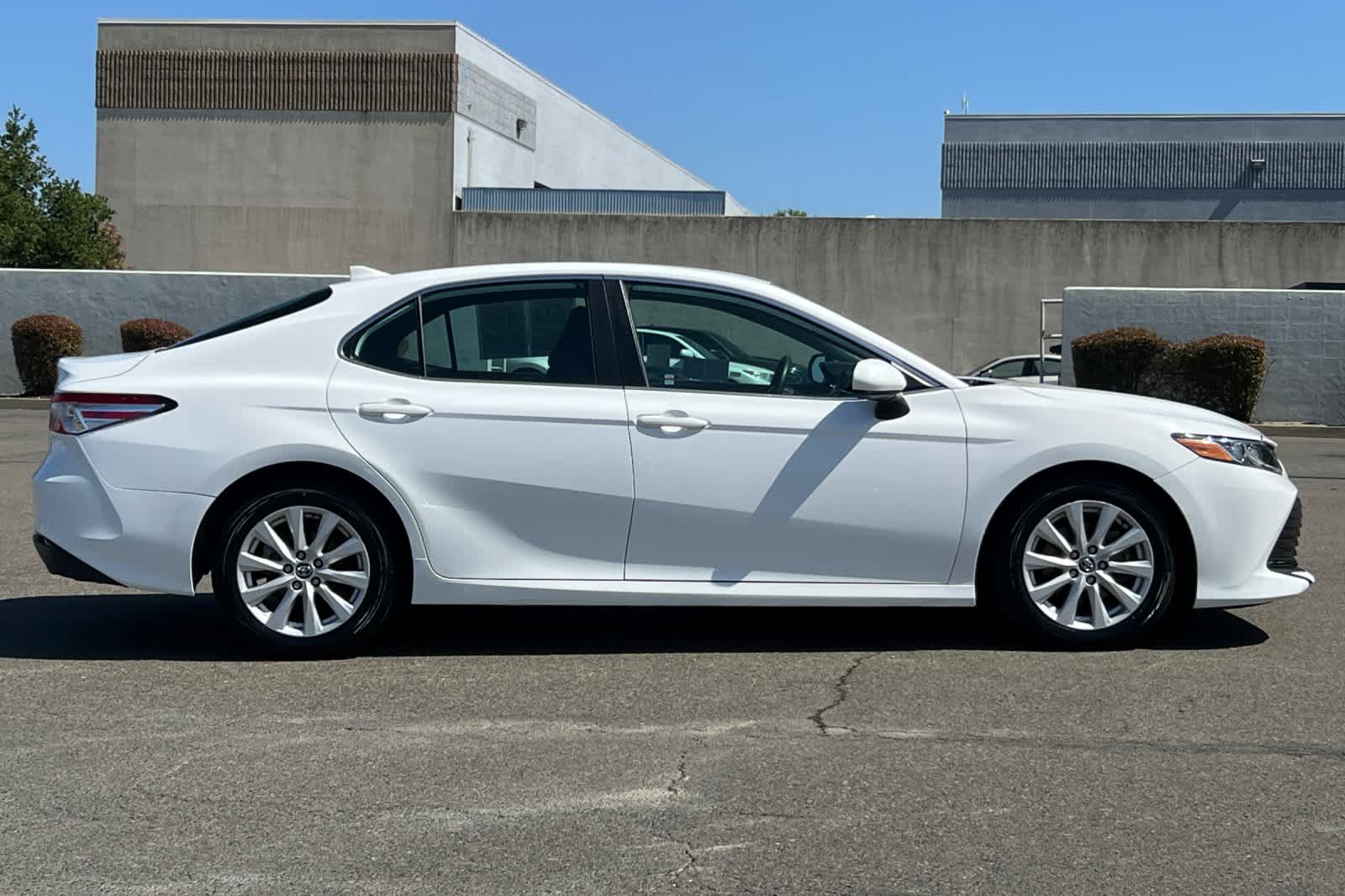 Thumbnail: 2020 Toyota Camry - 6