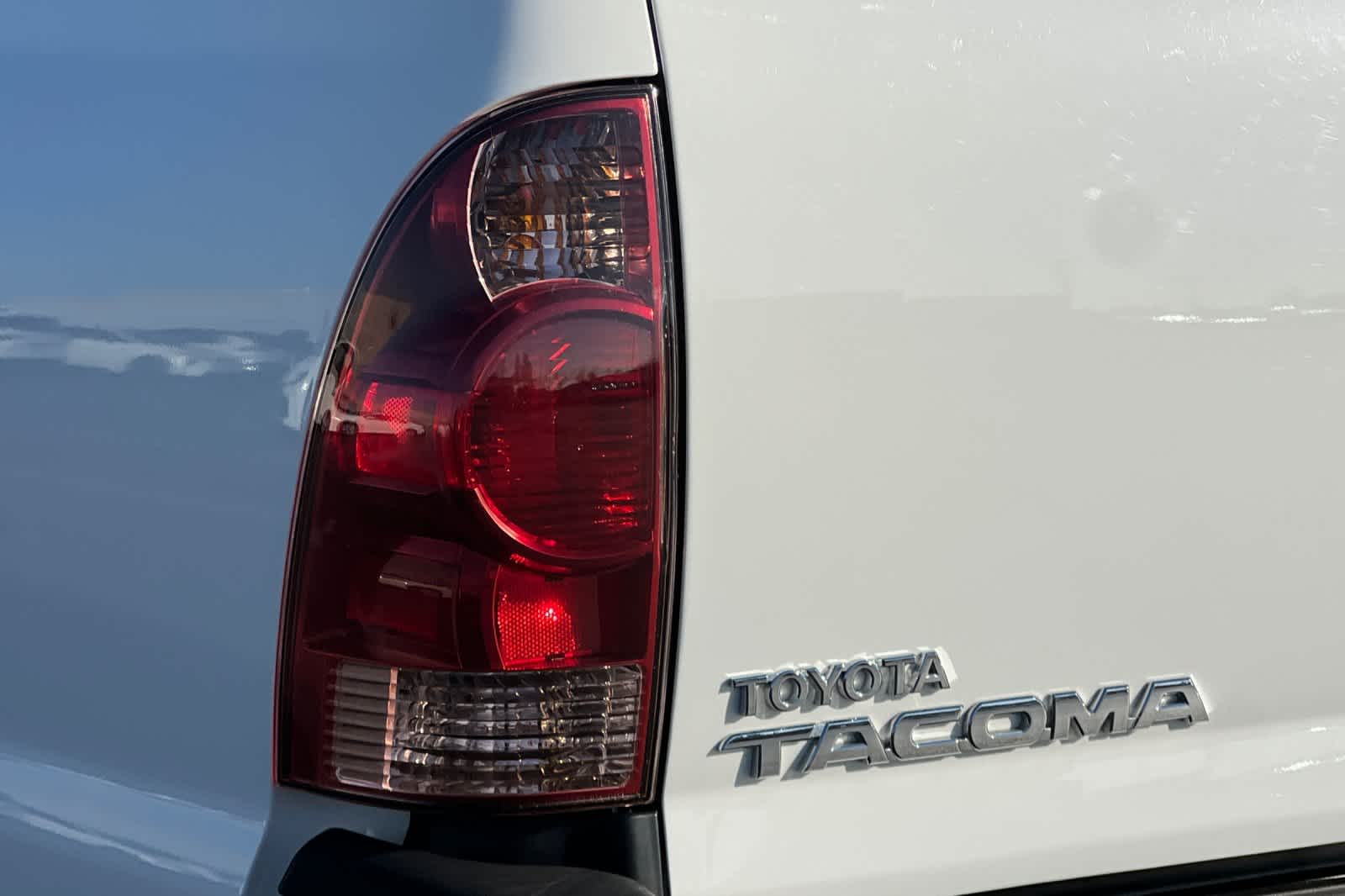 Thumbnail: 2014 Toyota Tacoma - 29