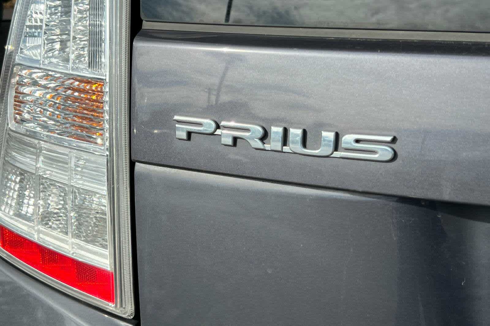 Thumbnail: 2011 Toyota Prius - 7