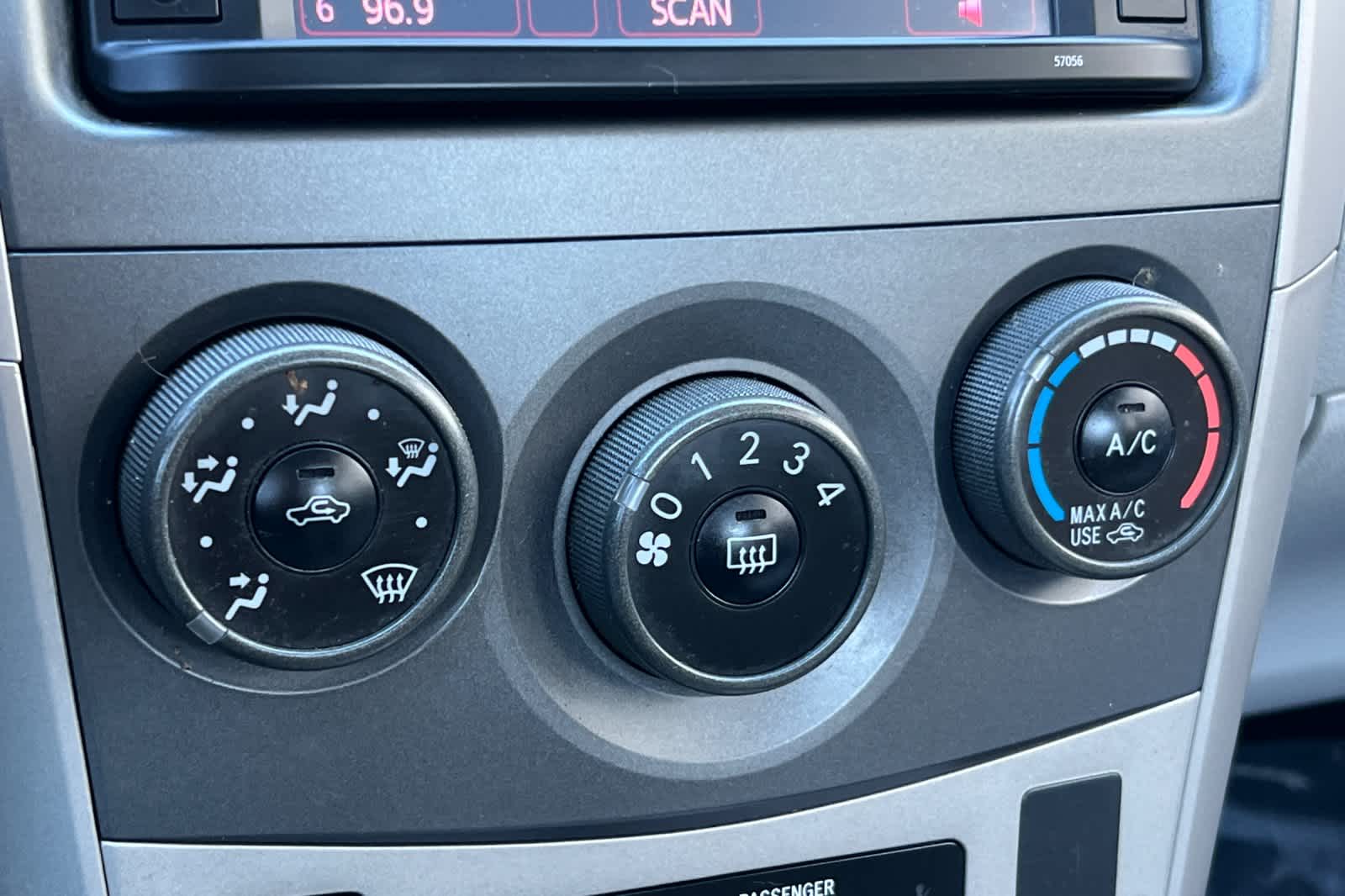 Thumbnail: 2013 Toyota Corolla - 19