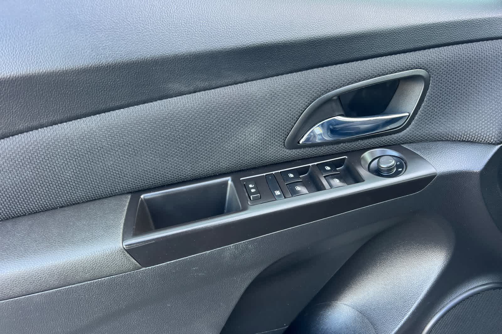 Thumbnail: 2015 Chevrolet Cruze - 12