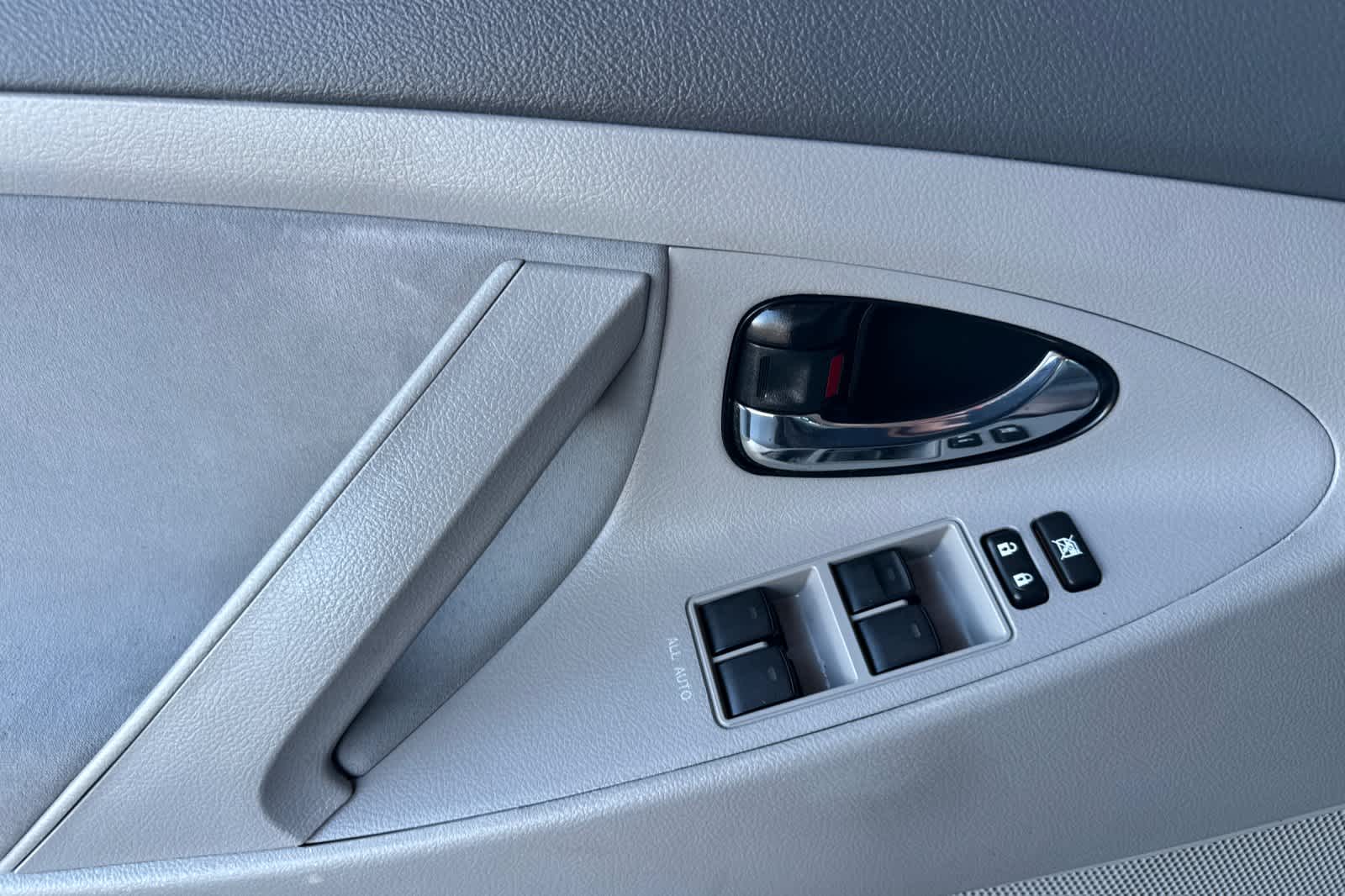 Thumbnail: 2011 Toyota Camry - 12