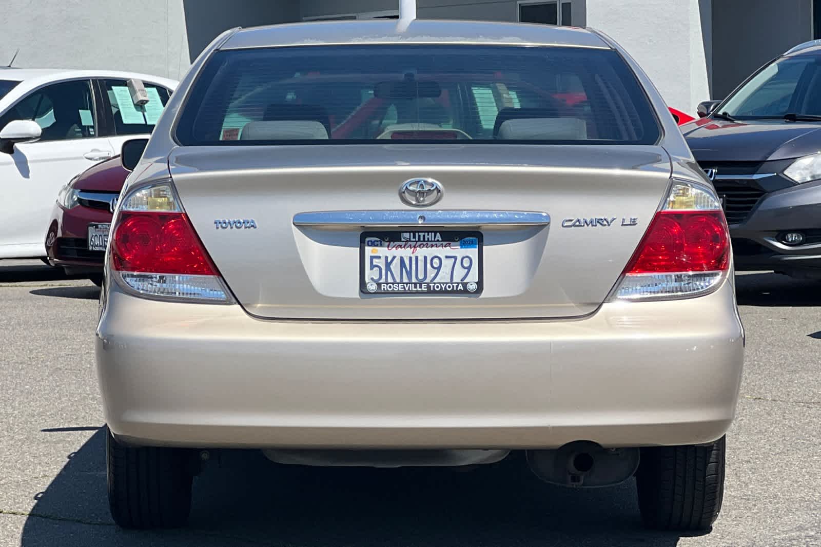 2005 Toyota Camry LE 8