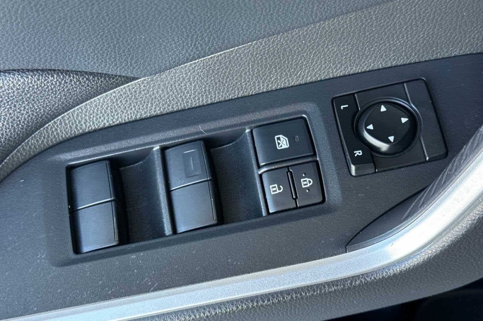 Thumbnail: 2020 Toyota RAV4 - 13