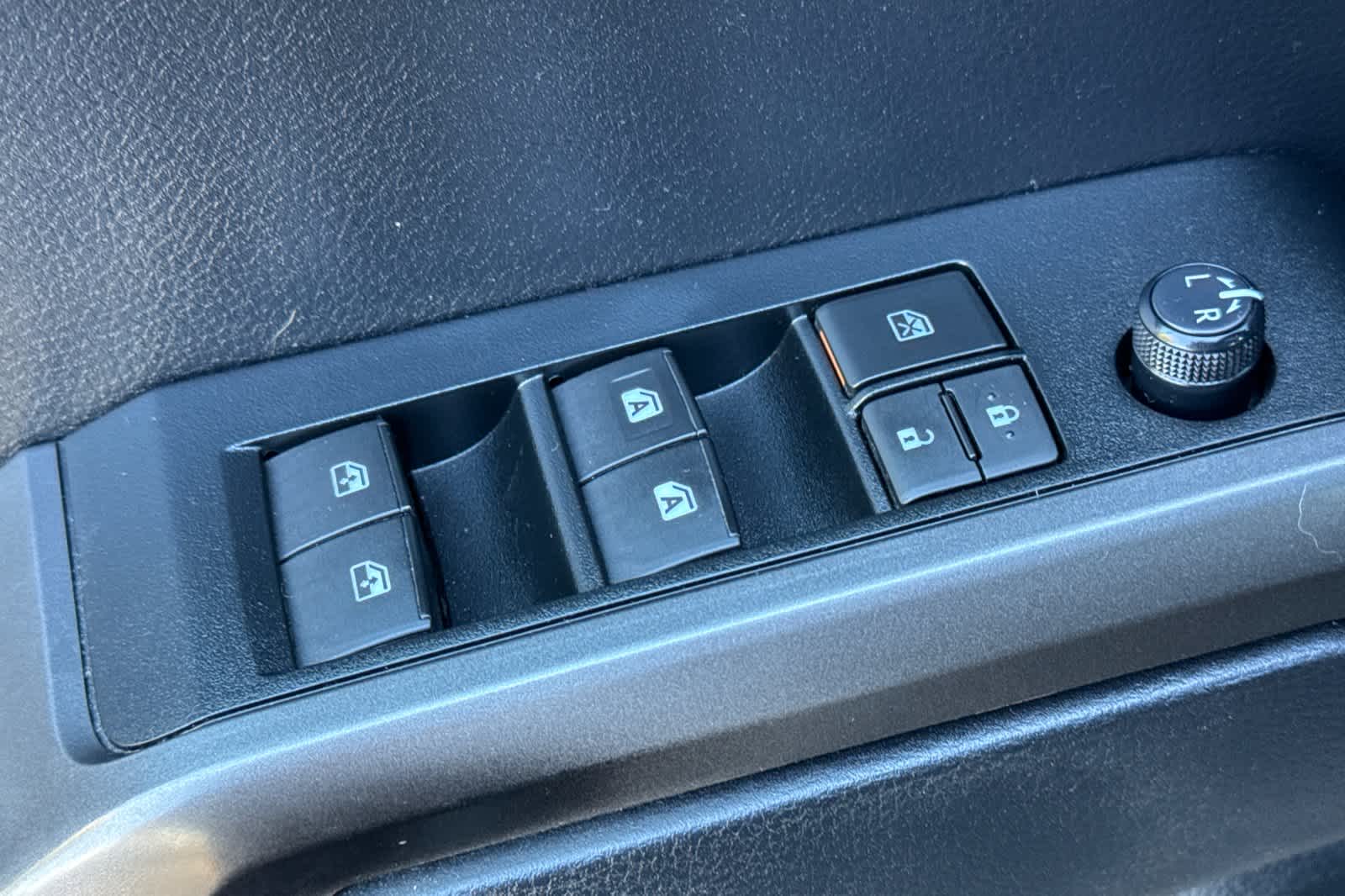 Thumbnail: 2019 Toyota Tacoma - 13