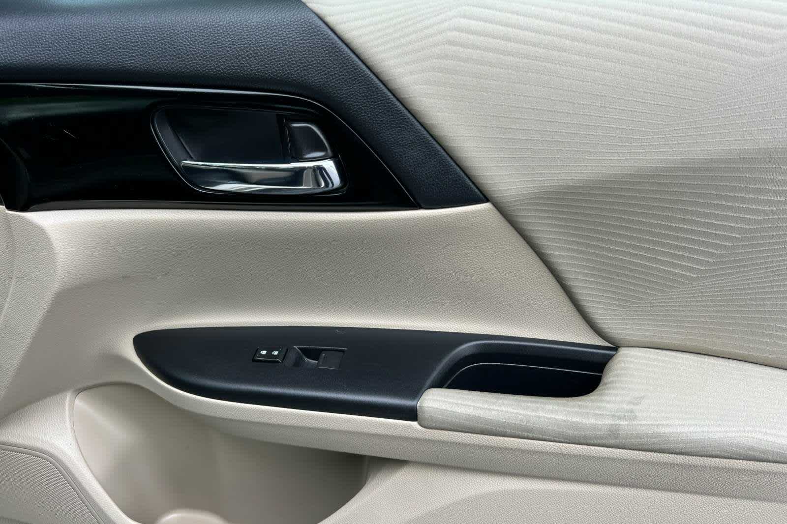 Thumbnail: 2017 Honda Accord - 17
