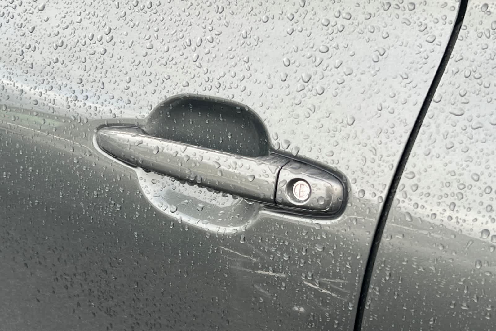 Thumbnail: 2011 Toyota Highlander - 18