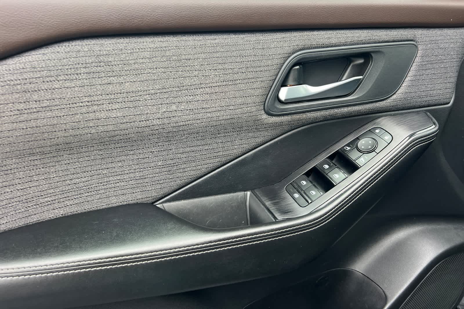 Thumbnail: 2021 Nissan Rogue - 12