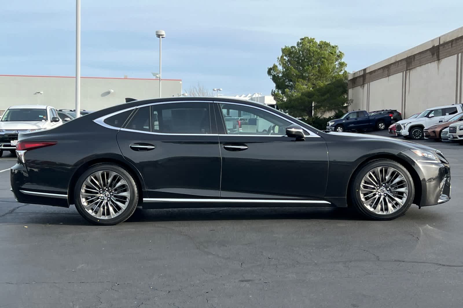 Thumbnail: 2018 Lexus LS - 6