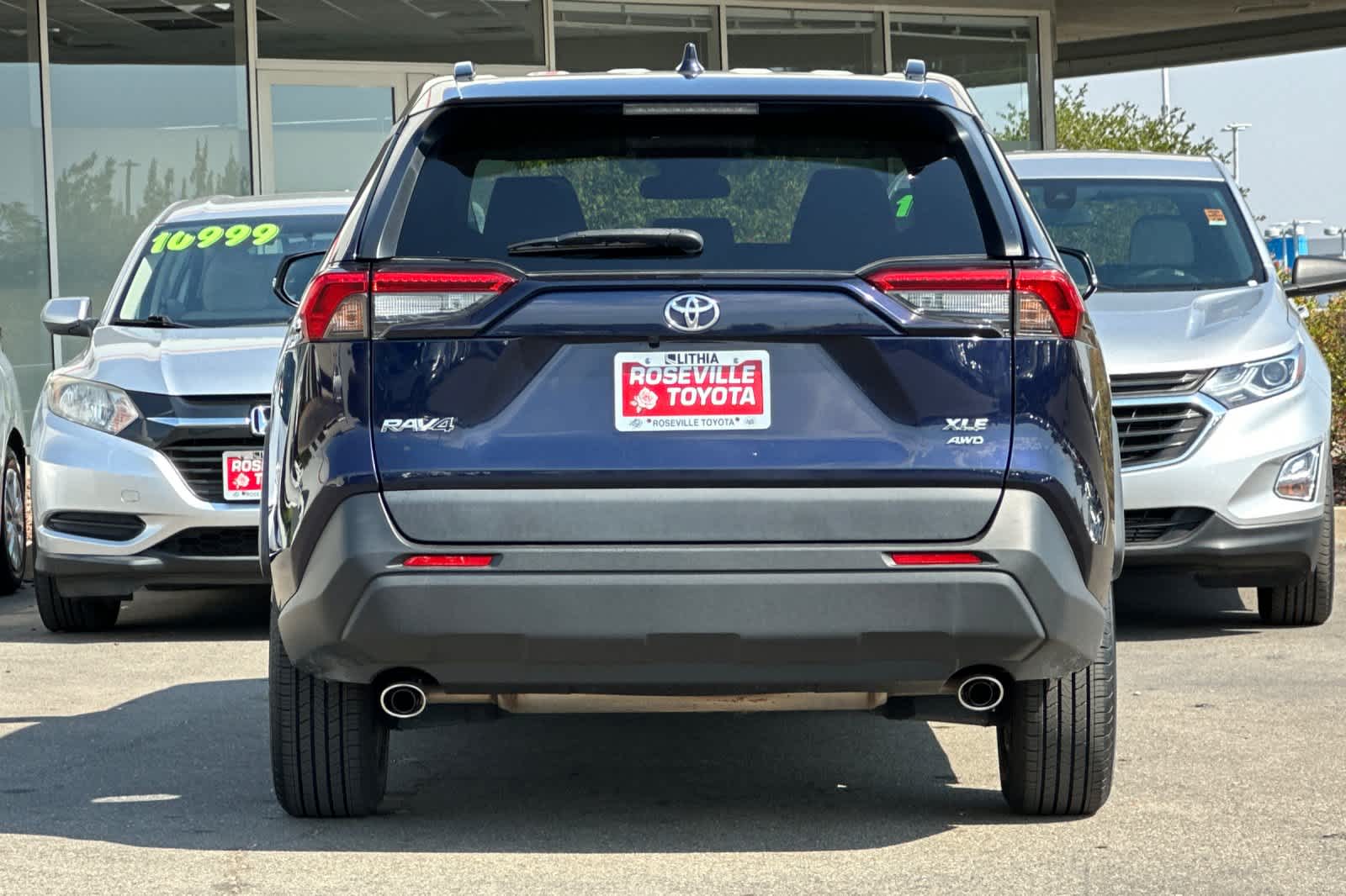 Thumbnail: 2022 Toyota RAV4 - 8
