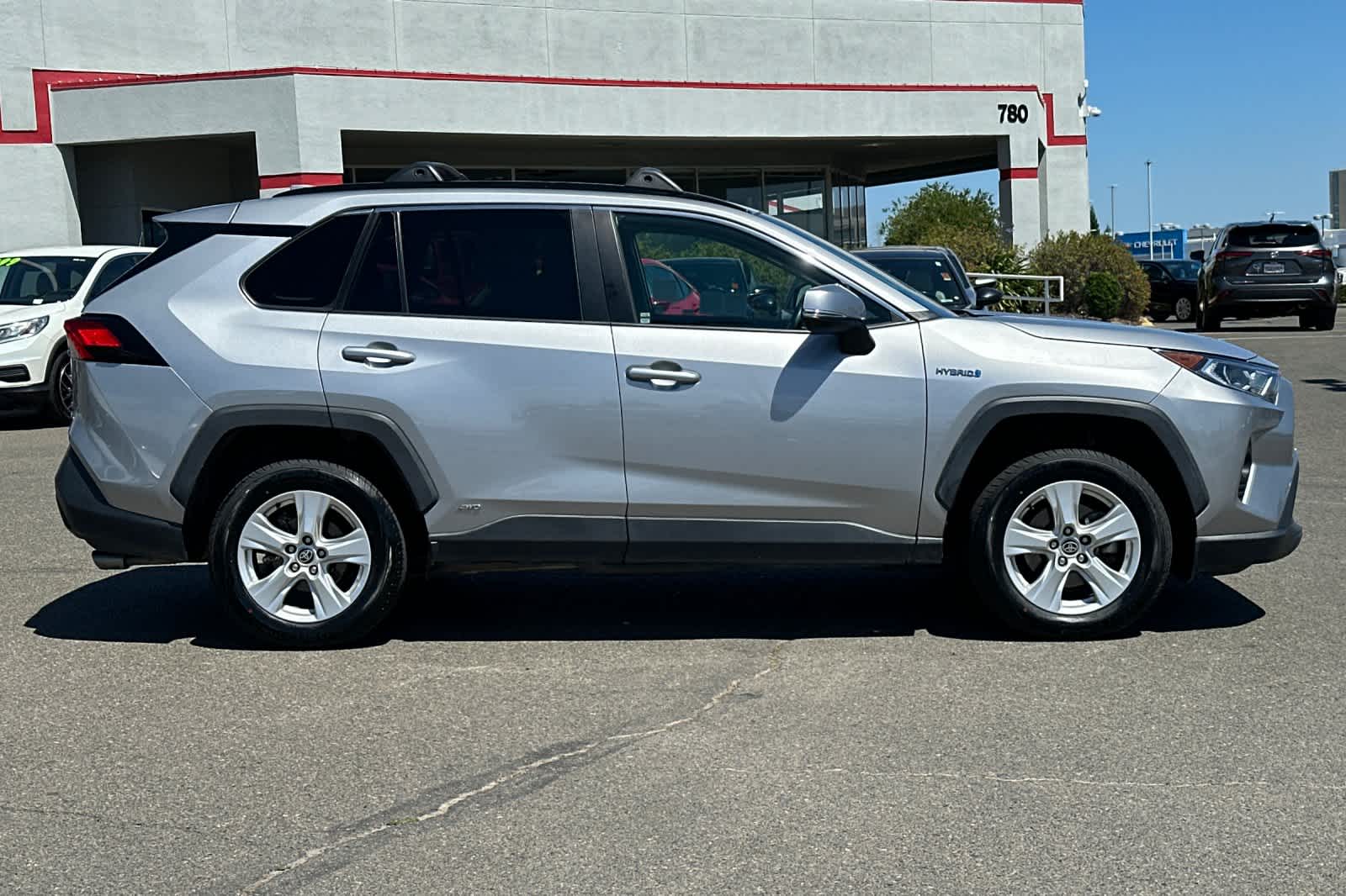 Thumbnail: 2021 Toyota RAV4 - 6