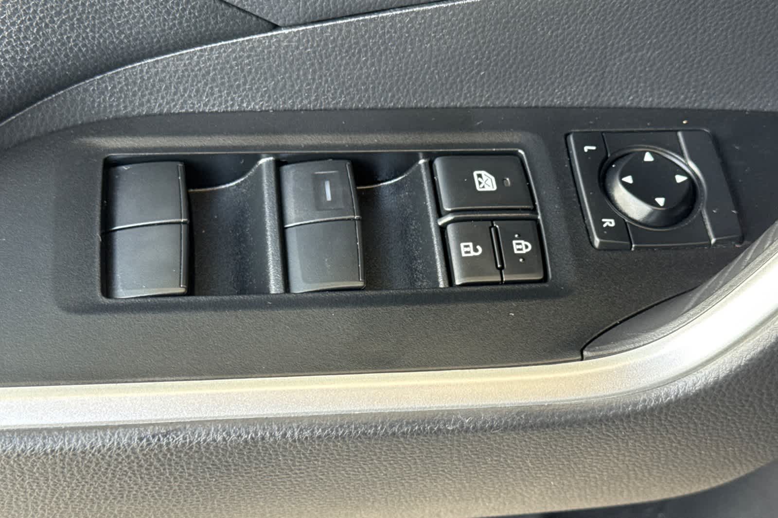 Thumbnail: 2021 Toyota RAV4 - 13