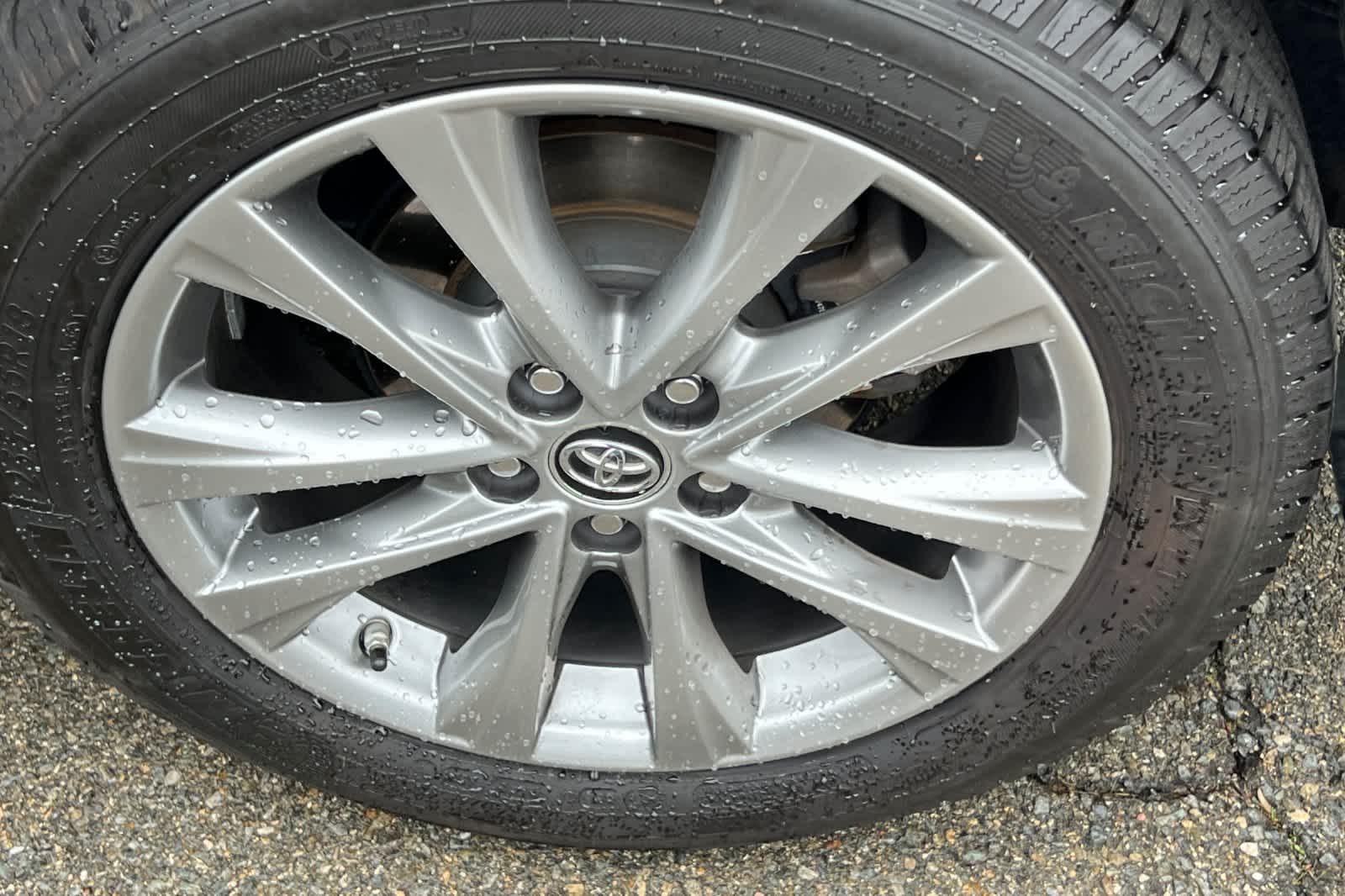 Thumbnail: 2017 Toyota RAV4 - 18