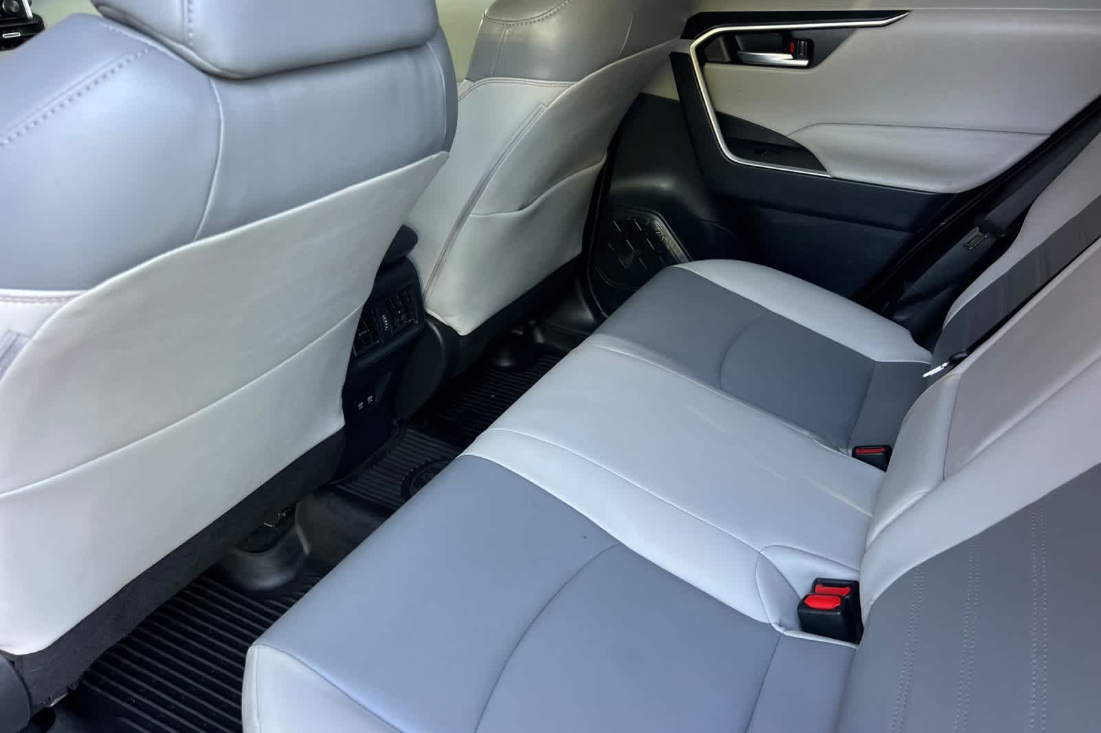 Thumbnail: 2021 Toyota RAV4 - 4