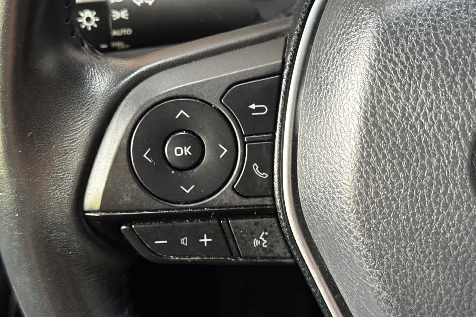 Thumbnail: 2022 Toyota Venza - 26