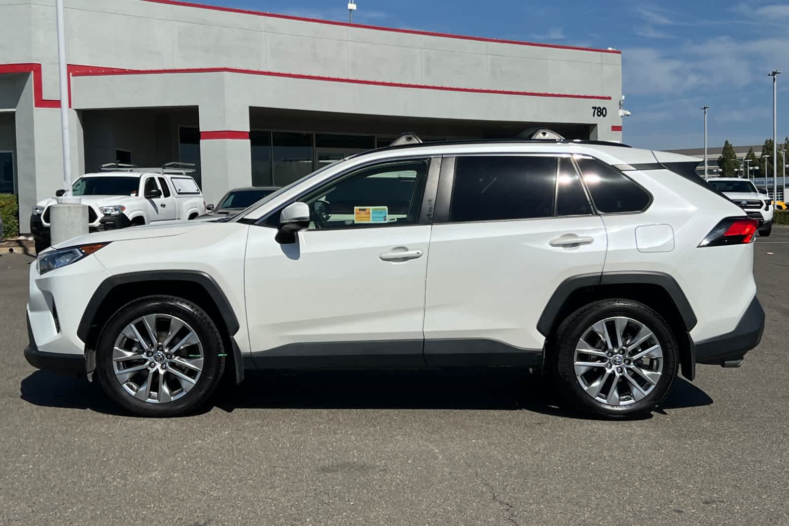 Thumbnail: 2021 Toyota RAV4 - 9