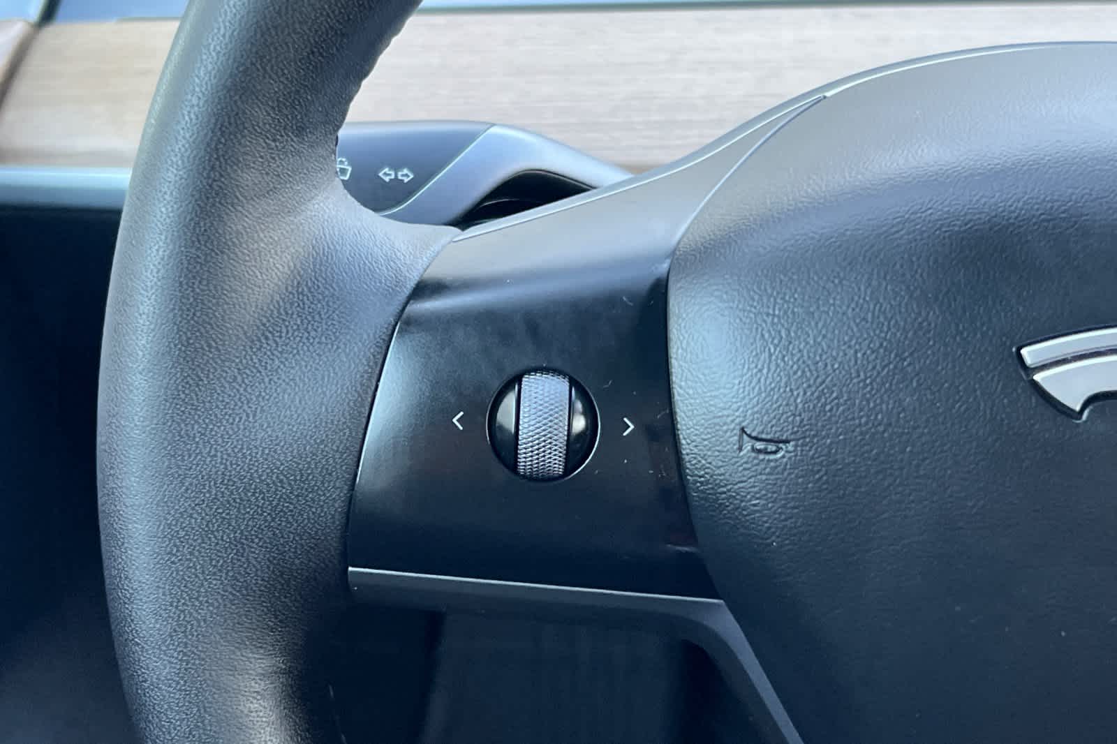 Thumbnail: 2022 Tesla Model 3 - 24