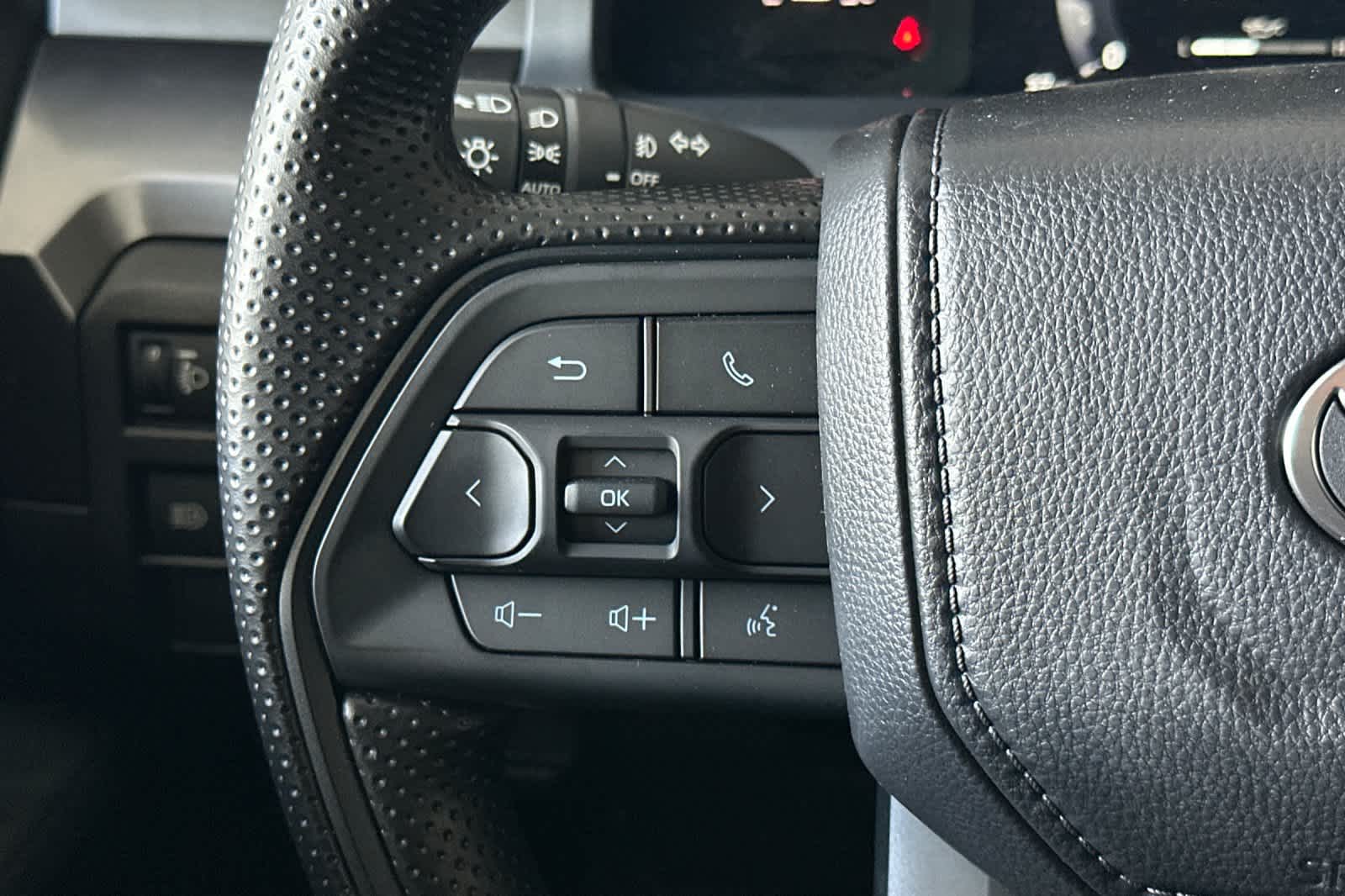 Thumbnail: 2025 Toyota Tacoma - 25