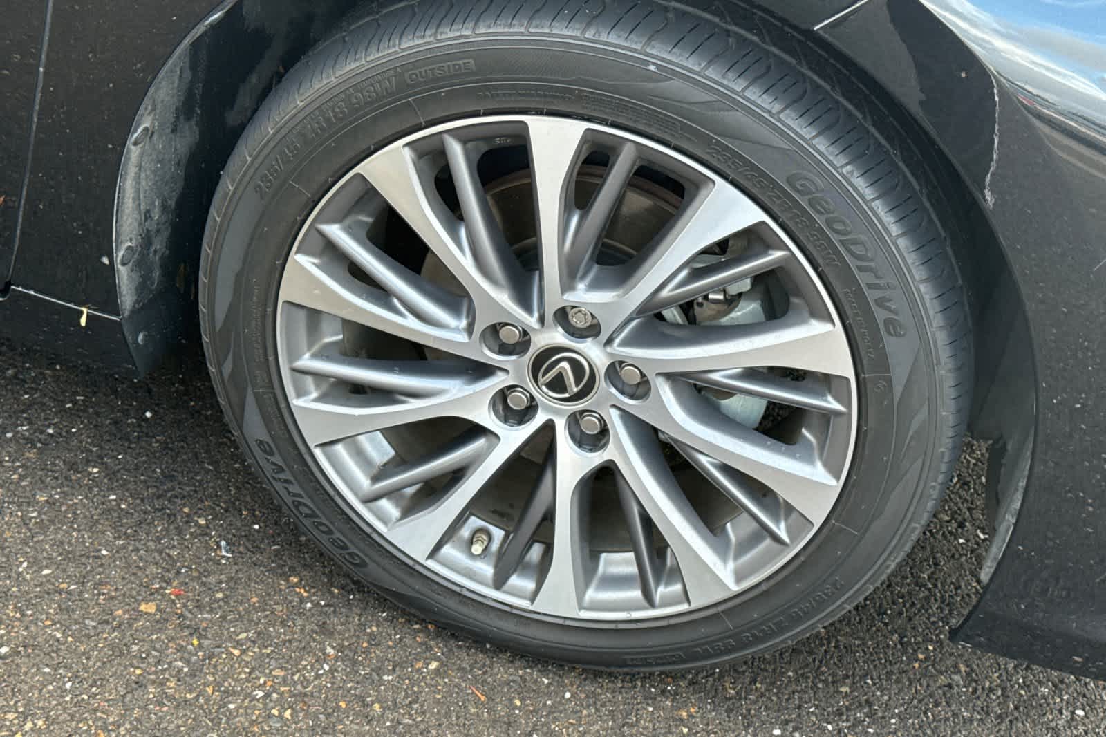 Thumbnail: 2021 Lexus ES - 12