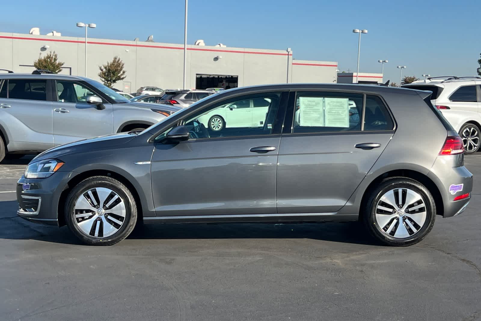 Thumbnail: 2019 Volkswagen e-Golf - 9