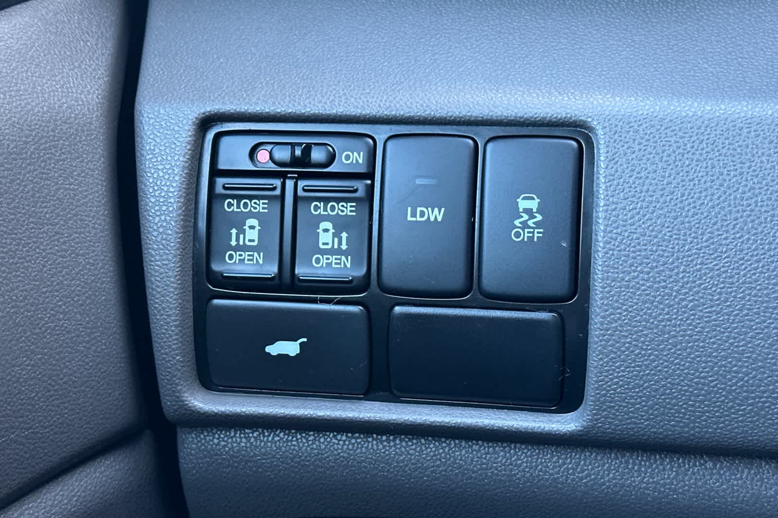 Thumbnail: 2014 Honda Odyssey - 31