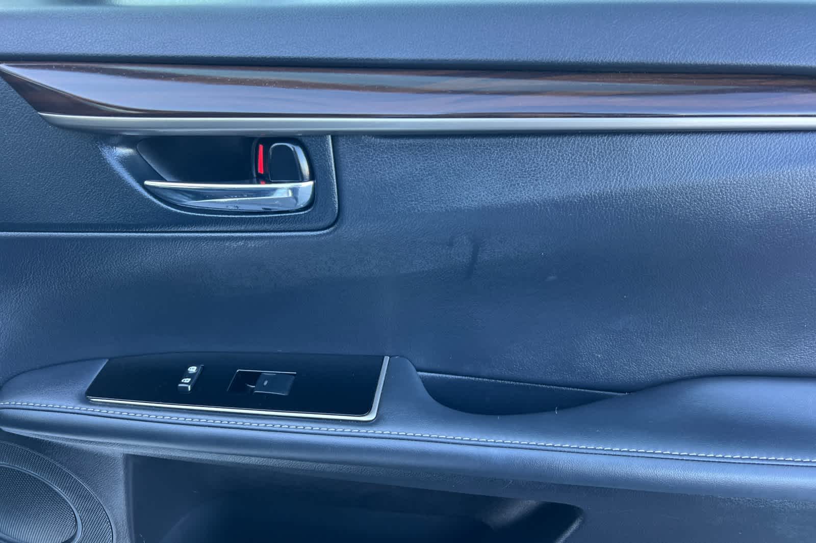 Thumbnail: 2016 Lexus ES - 18