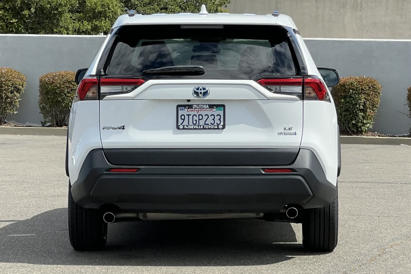 Thumbnail: 2022 Toyota RAV4 - 8
