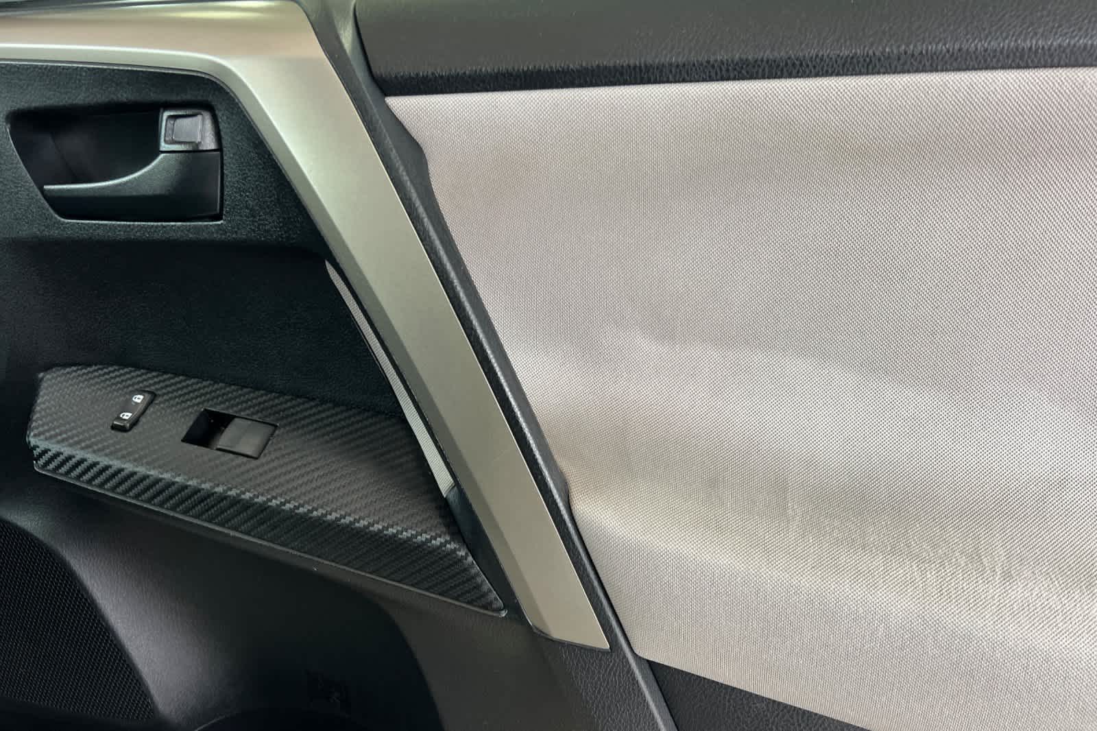 Thumbnail: 2015 Toyota RAV4 - 18