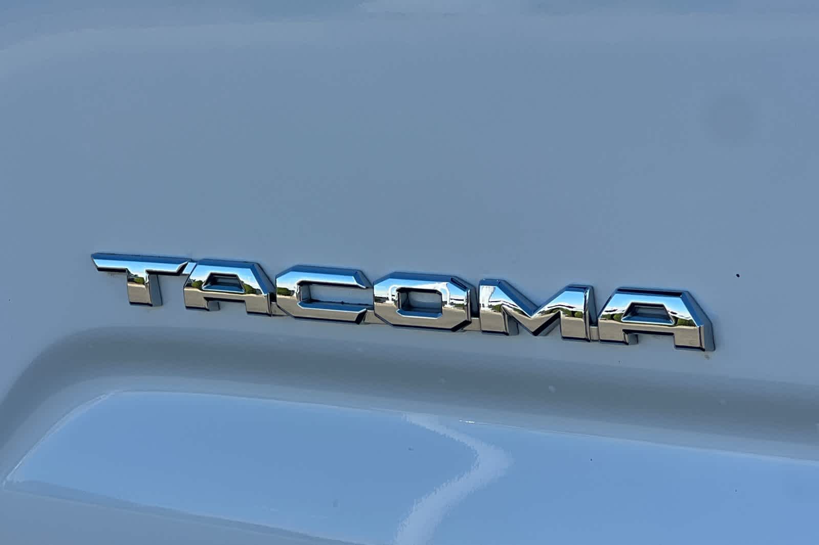 Thumbnail: 2023 Toyota Tacoma - 32