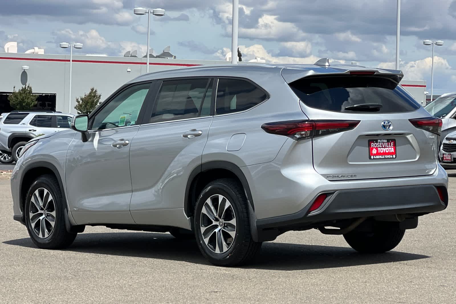Thumbnail: 2024 Toyota Highlander - 7