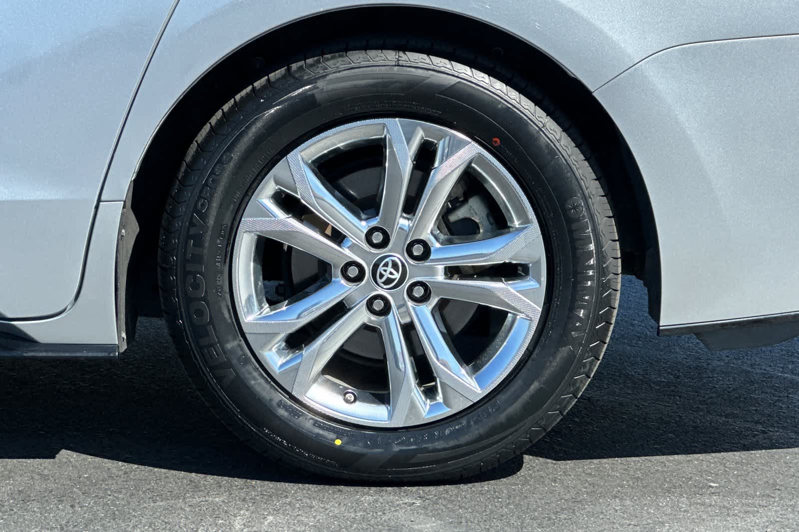 Thumbnail: 2021 Toyota Sienna - 32