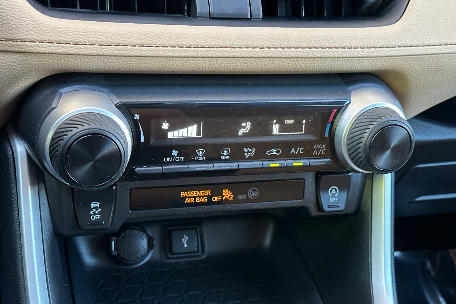 Thumbnail: 2022 Toyota RAV4 - 22