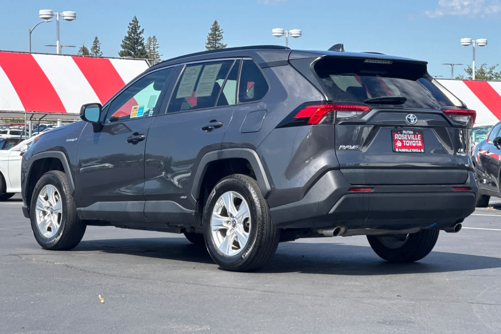 Thumbnail: 2021 Toyota RAV4 - 7
