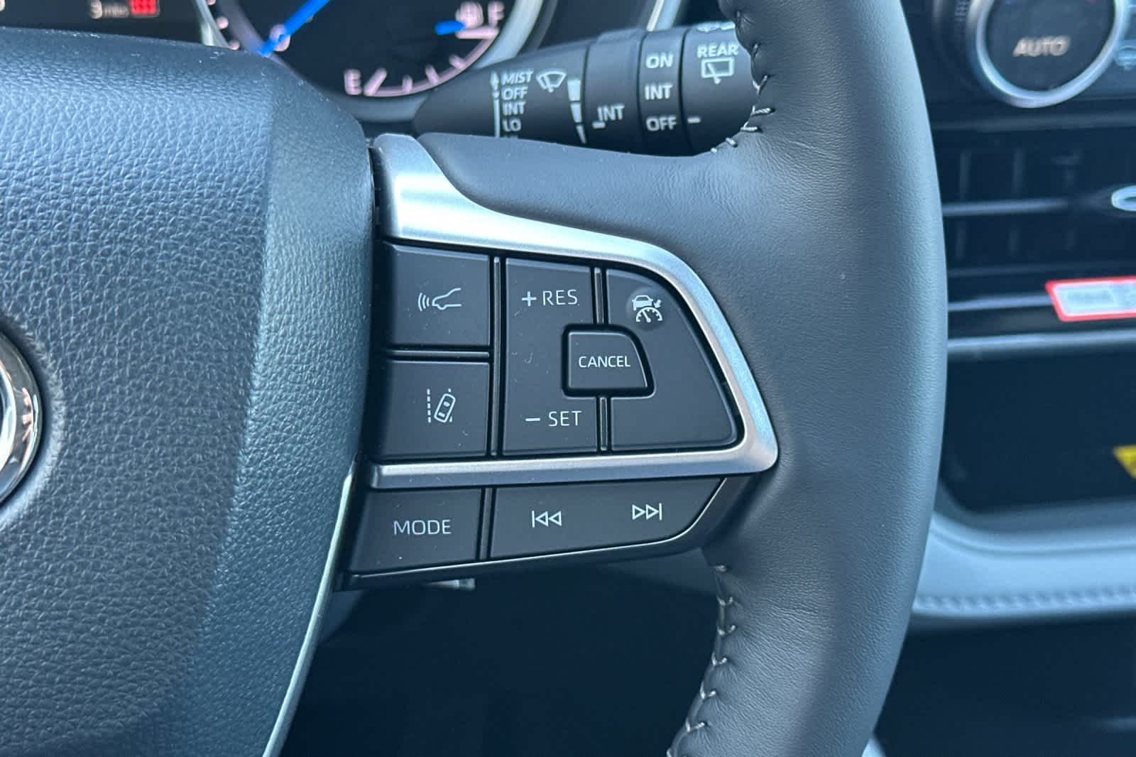 Thumbnail: 2026 Toyota Highlander - 28