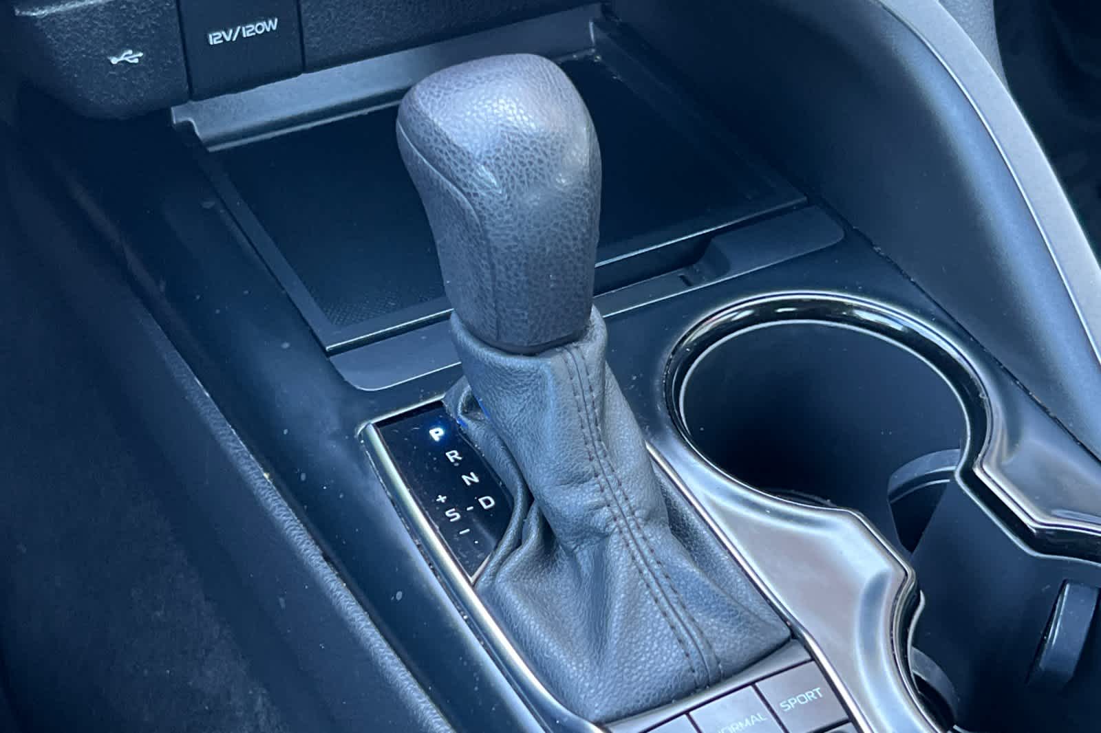 Thumbnail: 2020 Toyota Camry - 21
