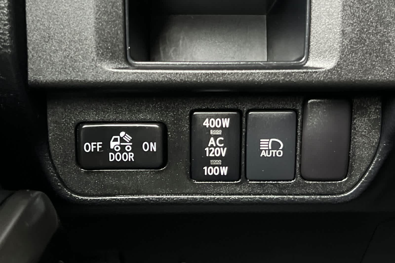 Thumbnail: 2019 Toyota Tacoma - 30