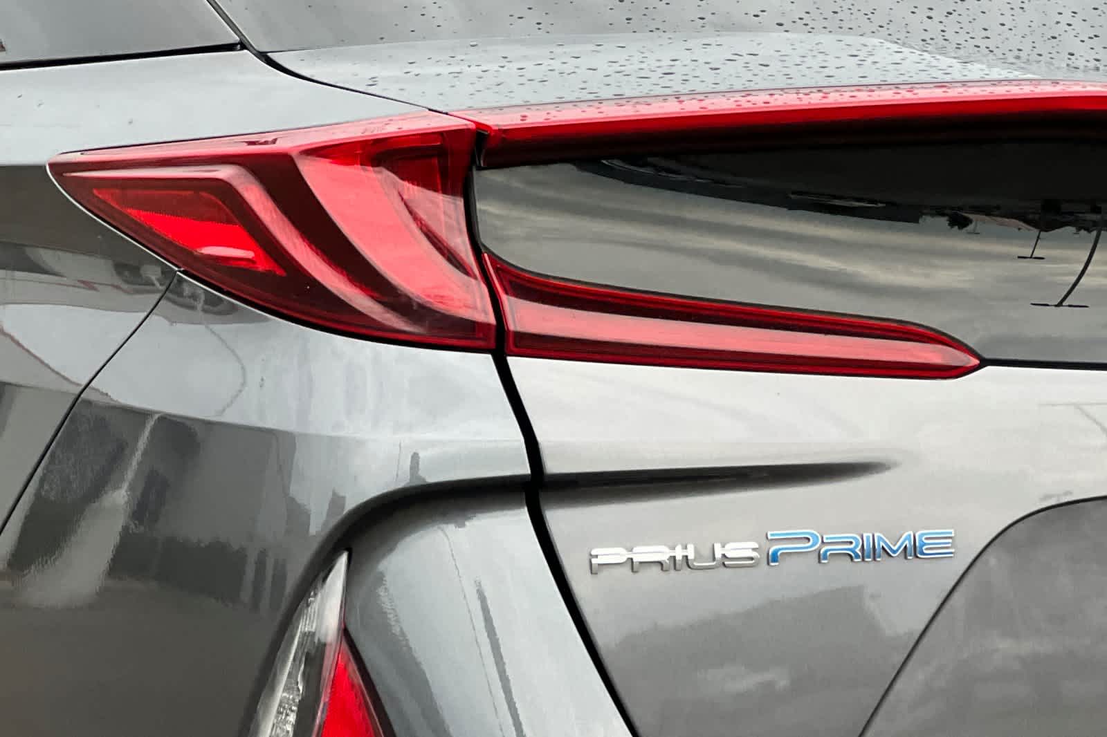 Thumbnail: 2017 Toyota Prius Prime - 32