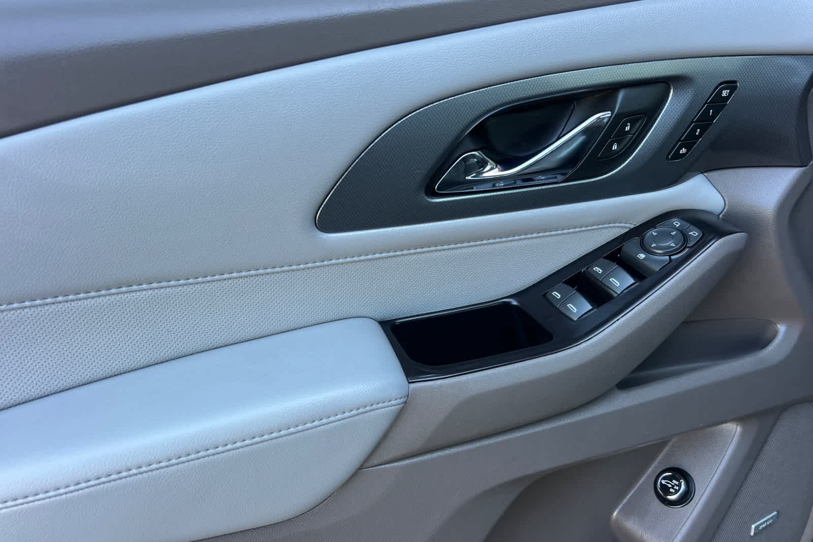 Thumbnail: 2018 Chevrolet Traverse - 11