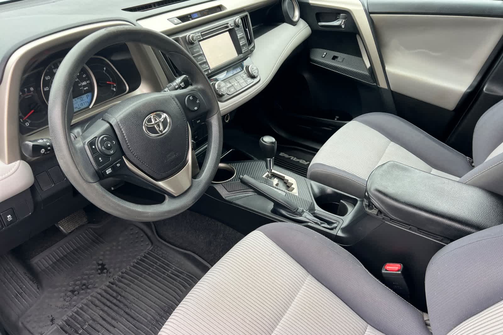 Thumbnail: 2014 Toyota RAV4 - 11