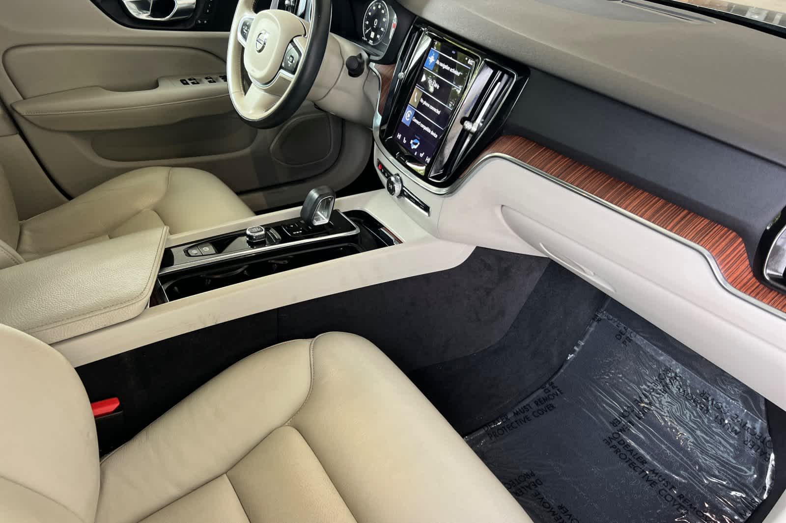 Thumbnail: 2022 Volvo S60 - 15