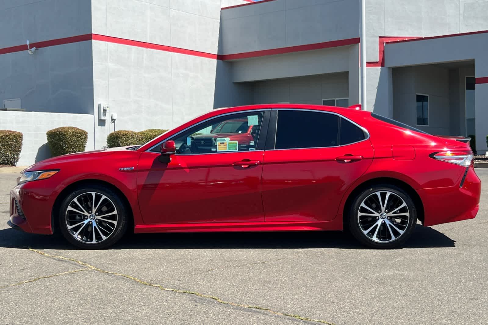 Thumbnail: 2019 Toyota Camry - 9